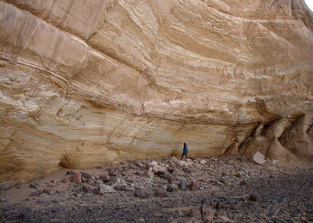 Picture of Takarkori rock shelter; the site of a pre-historic hunter-gatherer site in Libya.